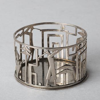 Werkstätte Hagenauer, a white metal coaster, Vienna.