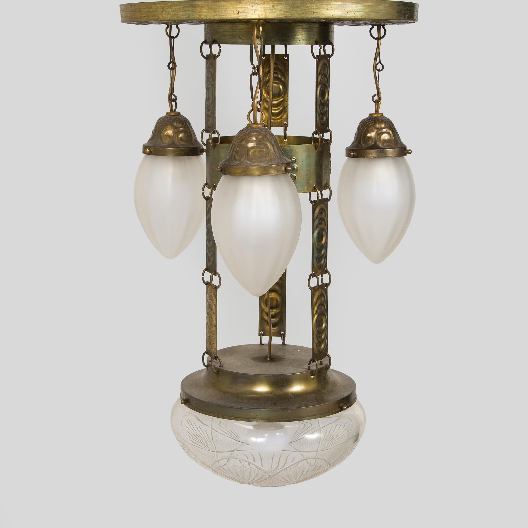 An early 20th century ceiling lamp.