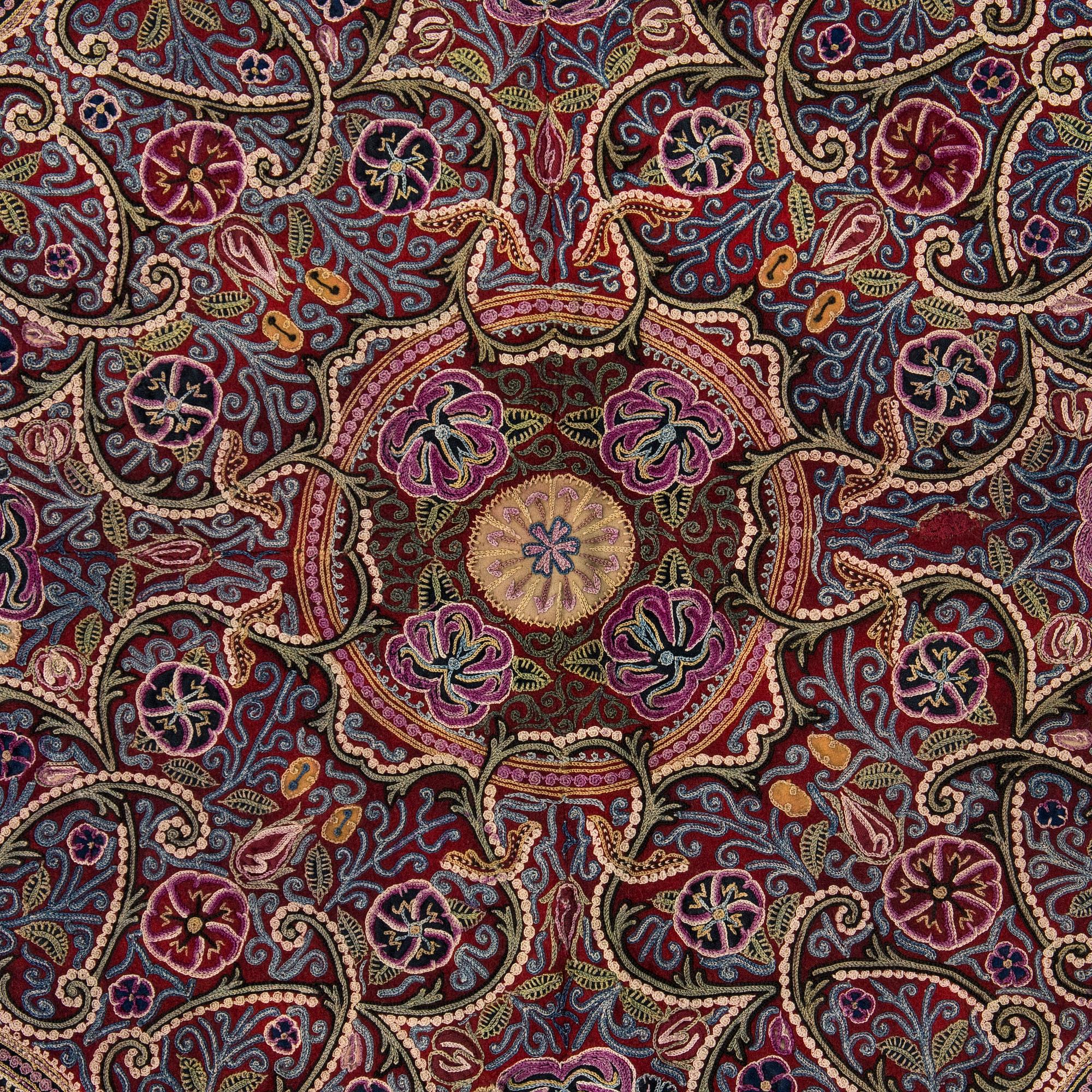 Antikt Rasht-broderi, norra Persien (Iran), omkring år 1900, Ca 145 x 145 cm.