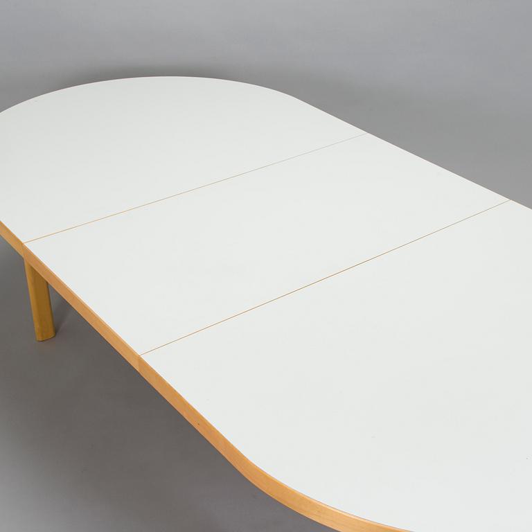 Alvar Aalto, a late 20th century 'H99' dining table for Artek.