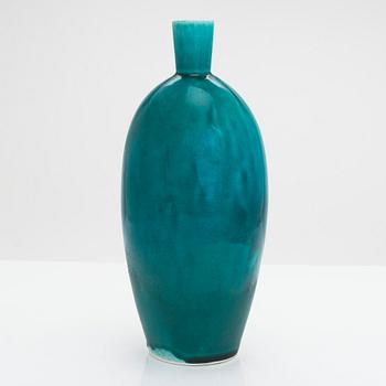 Friedl Holzer-Kjellberg, A mid-20th century vase for Arabia Finland.