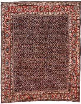 Matto, semi-antique West persian, ca 382,5 x 302 cm.