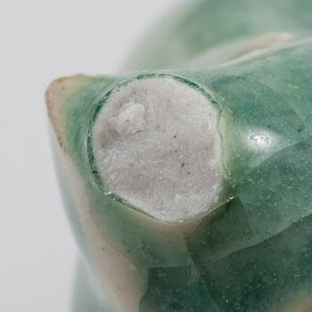 FIGURINER, 12 st, rödlera, delvis signerade i massan, Kina 1900-talets senare hälft.