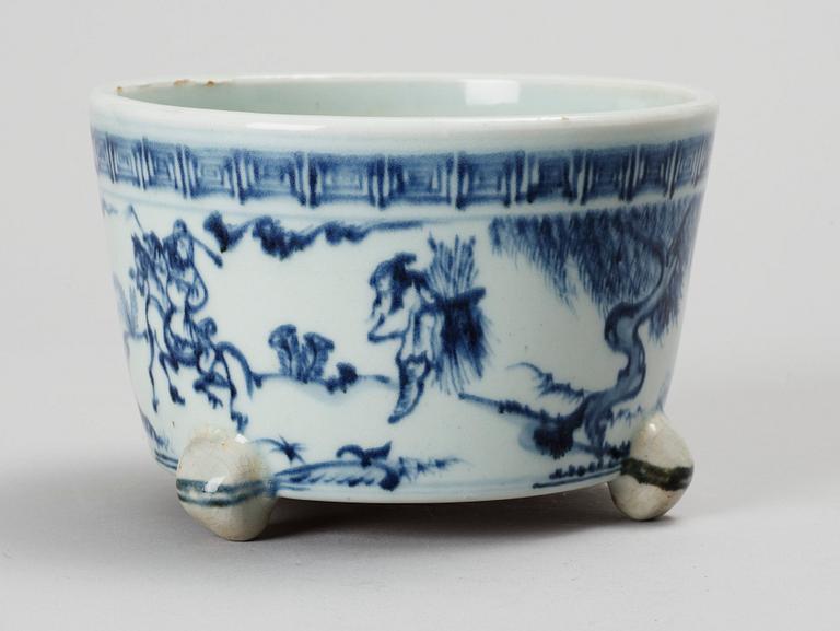 RÖKELSEKAR, porslin. Sydostasien. 1900-tal.