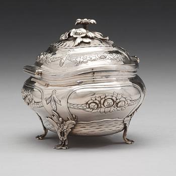 A Swedish 18th century silver sugar-casket, mark of Andreas Reutz, Gothenburg 1776.