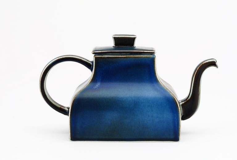 A Signe Persson-Melin stoneware teapot, Rörstrand.