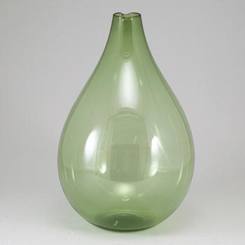 KJELL BLOMBERG, a Swedish, 1960s glass vase from Gullaskrufs glasbruk.