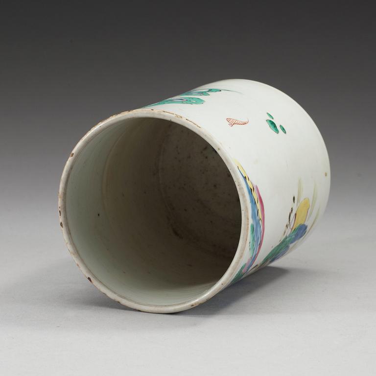 A famille rose brush pot, Qing dynasty, 18th Century.