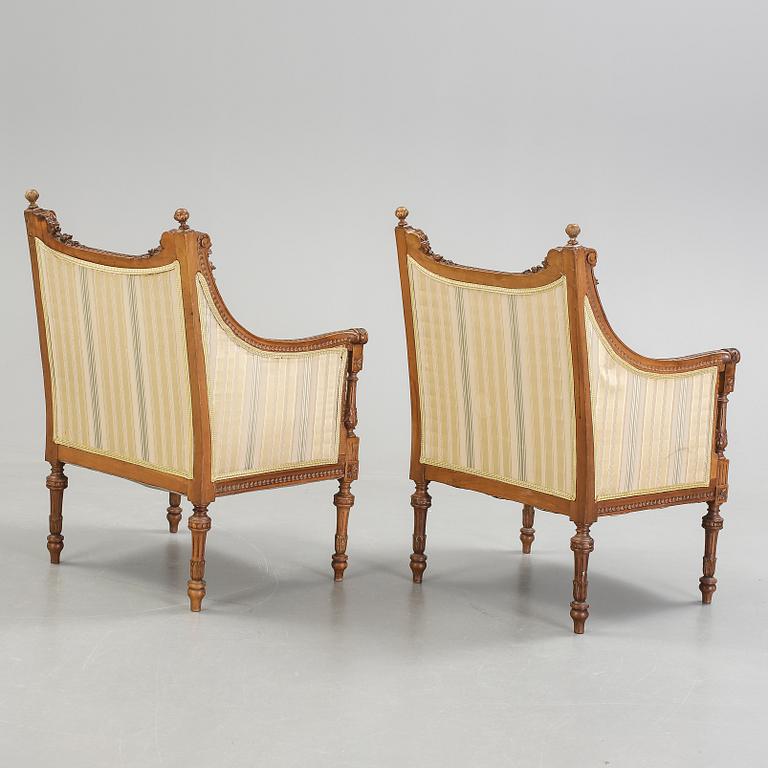 BERGERER, ett par, Louis XVI-stil, omkr år 1900.
