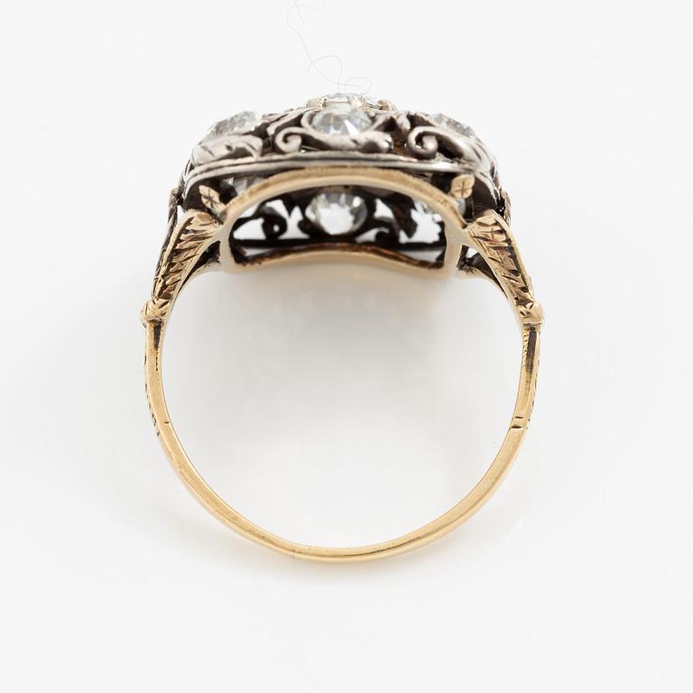 Ring 18K guld och silver med gammalslipade diamanter, tillskriven Buccellati.