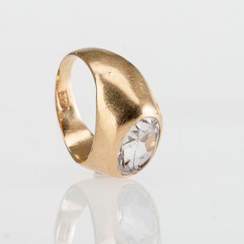 RINGAR, 3 st, 18k guld, bl.a. Borgings, Göteborg, 1978. Total vikt 12 g.