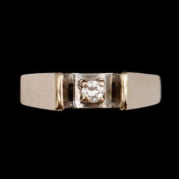 RINGAR, 2 st 18 k vitguld med briljanter. Vikt ca 5 g.