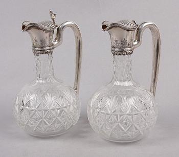KARAFFER, ett par, glas och silver, CG Hallberg, Stockholm 1897.