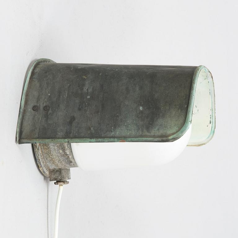 An industrial wall light, manufacturer Sähköliikkeiden Oy (SLO), Finland 1930s-1940s.