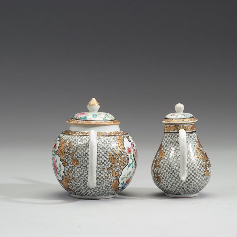 A Chinese export porcelain part tea service, Qing dynasty, Yongzheng (1723-1735).