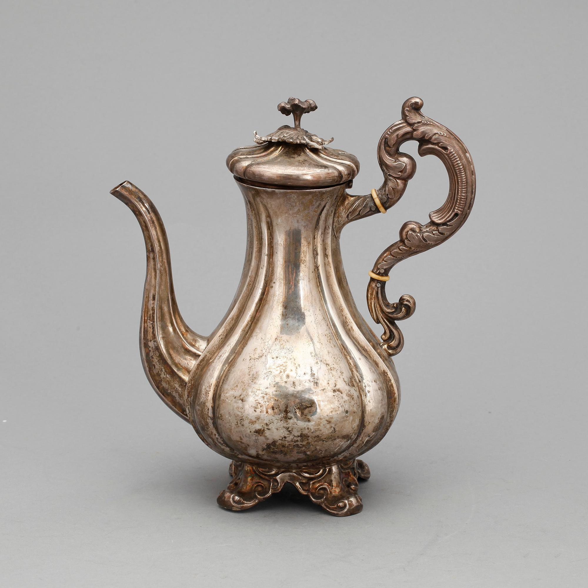 KAFFEKANNA, silver, Gustaf  Möllenborg, Stockholm, 1851. Vikt ca 428 g.