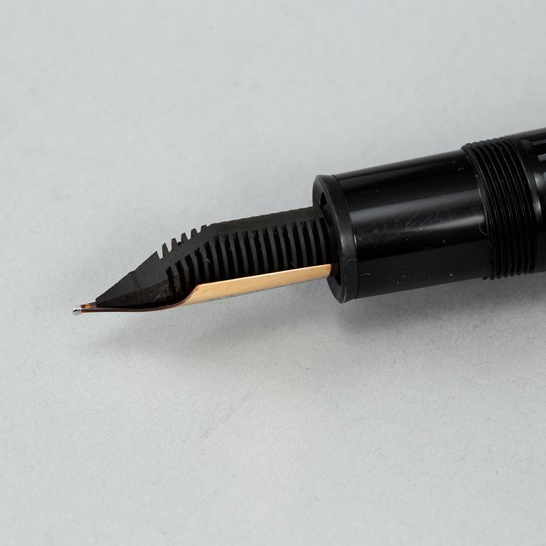 MONTBLANC, a Meisterstück No 149 fountain pen.