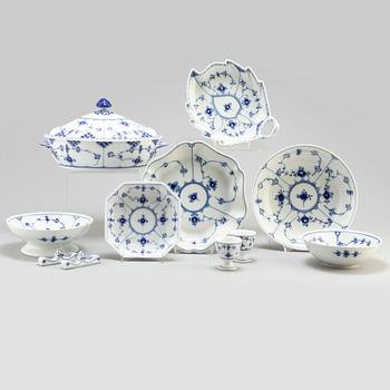 Eleven pieces of a 'Musselmalet' dinner service by Royal Copenhagen.