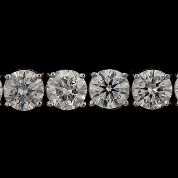 A brilliant-cut diamond bracelet, total carat weight 9.15 cts. Quality H/SI.