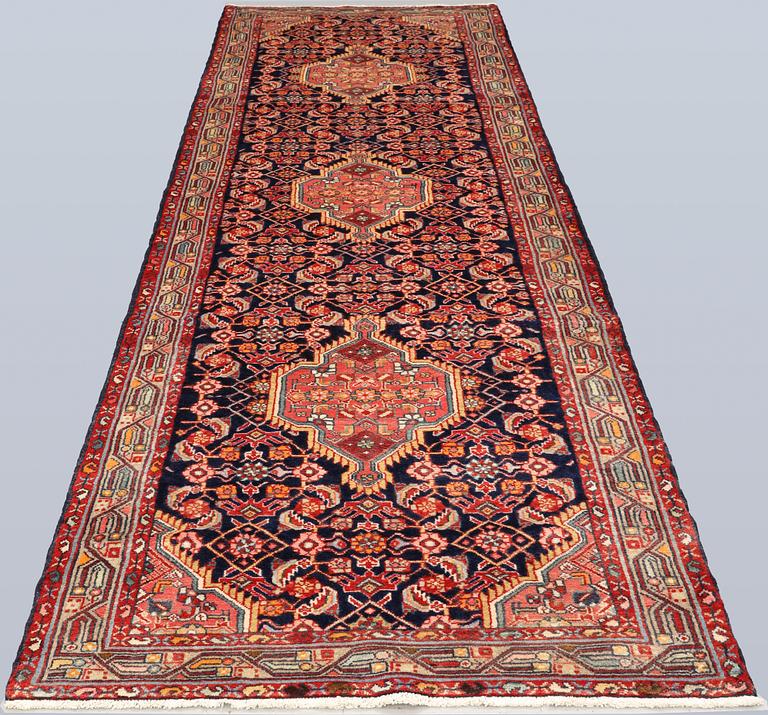 A Hamadan runner, c. 382 x 110 cm.