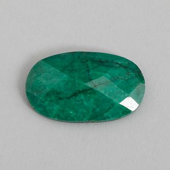 SMARAGD, oinfattad. 39.73 ct.
Ca 35,22 x 20,12 x 7,83 mm.
