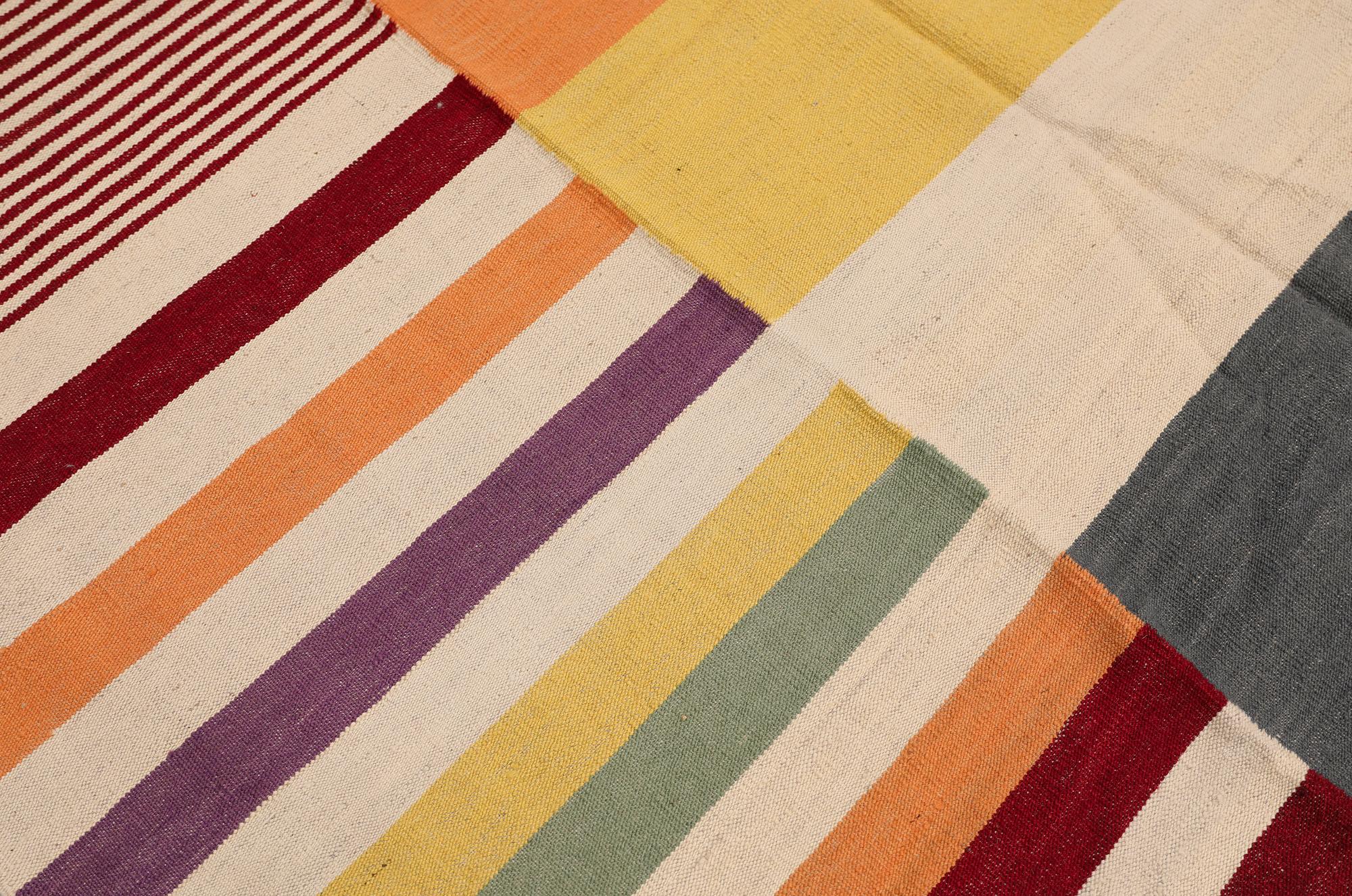 Matta, Kelim, modern design, ca 295 x 207 cm.