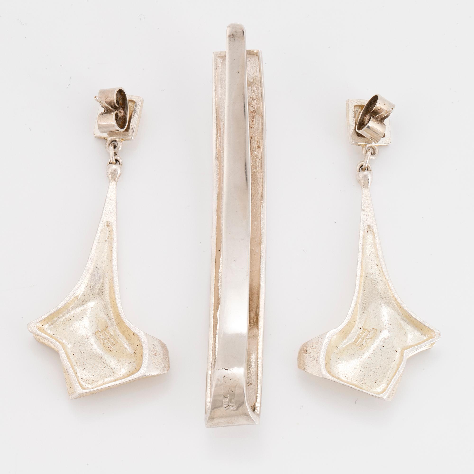 Earrings, silver, "Mini Punk" 1990, and tie clip, Björn Weckström, Lapponia.