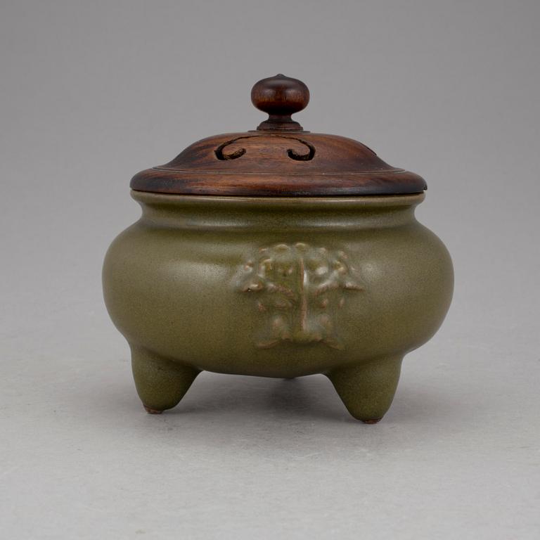 RÖKELSEKAR, stengods, Qianlong (1736-1795).