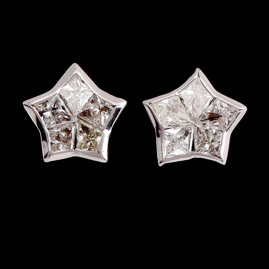 ÖRHÄNGEN, 1 par, 18 k vitguld, diamanter tot 1.80 ct.