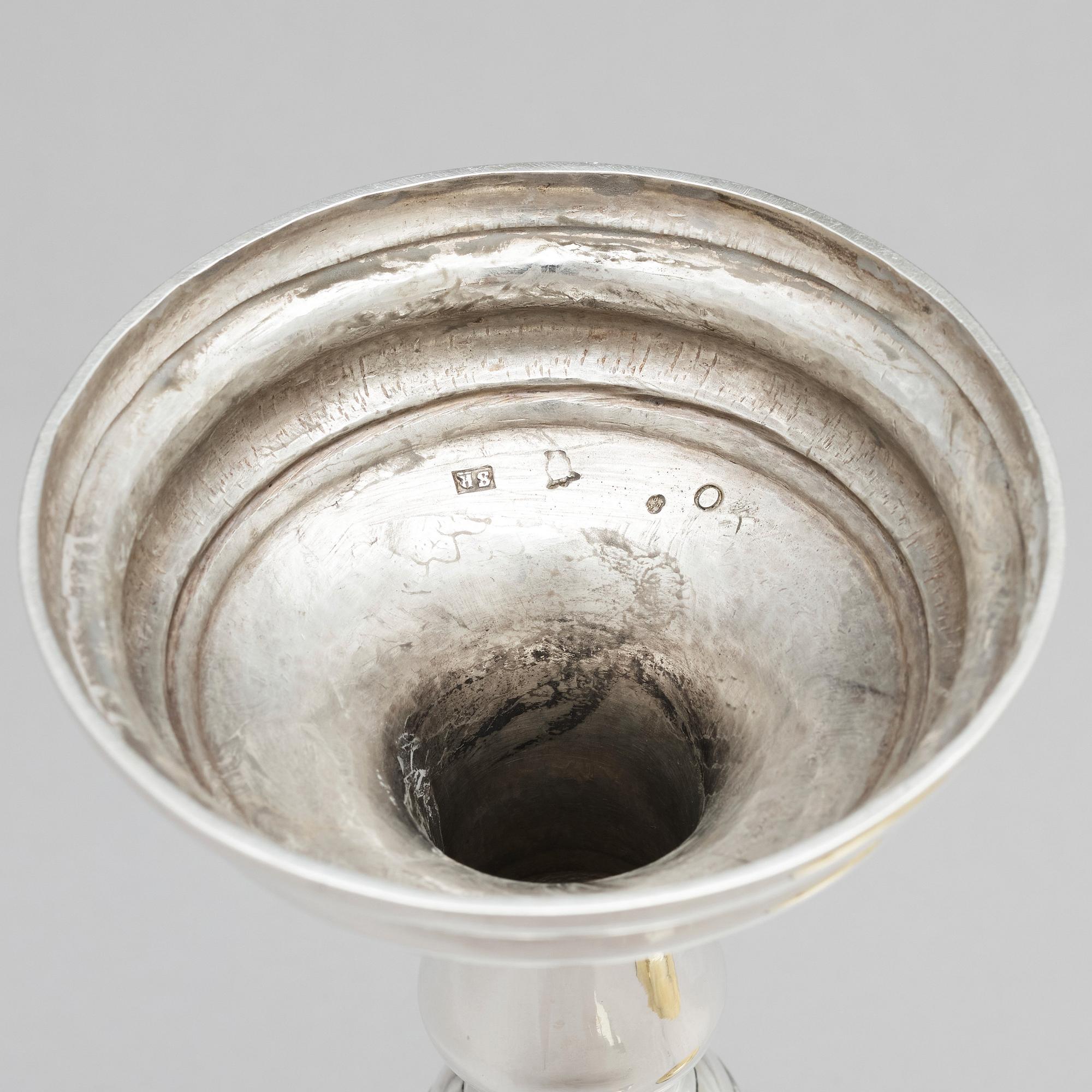 A Swedish 18th century parcel-gilt cup and dish, mark of Simson Ryberg, Stockholm 1772.