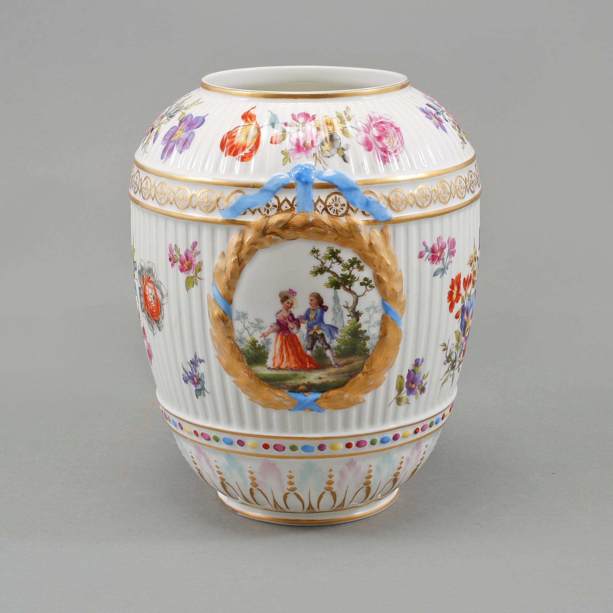 URNA, porslin, KPM, Berlin, 1900-talets första hälft.