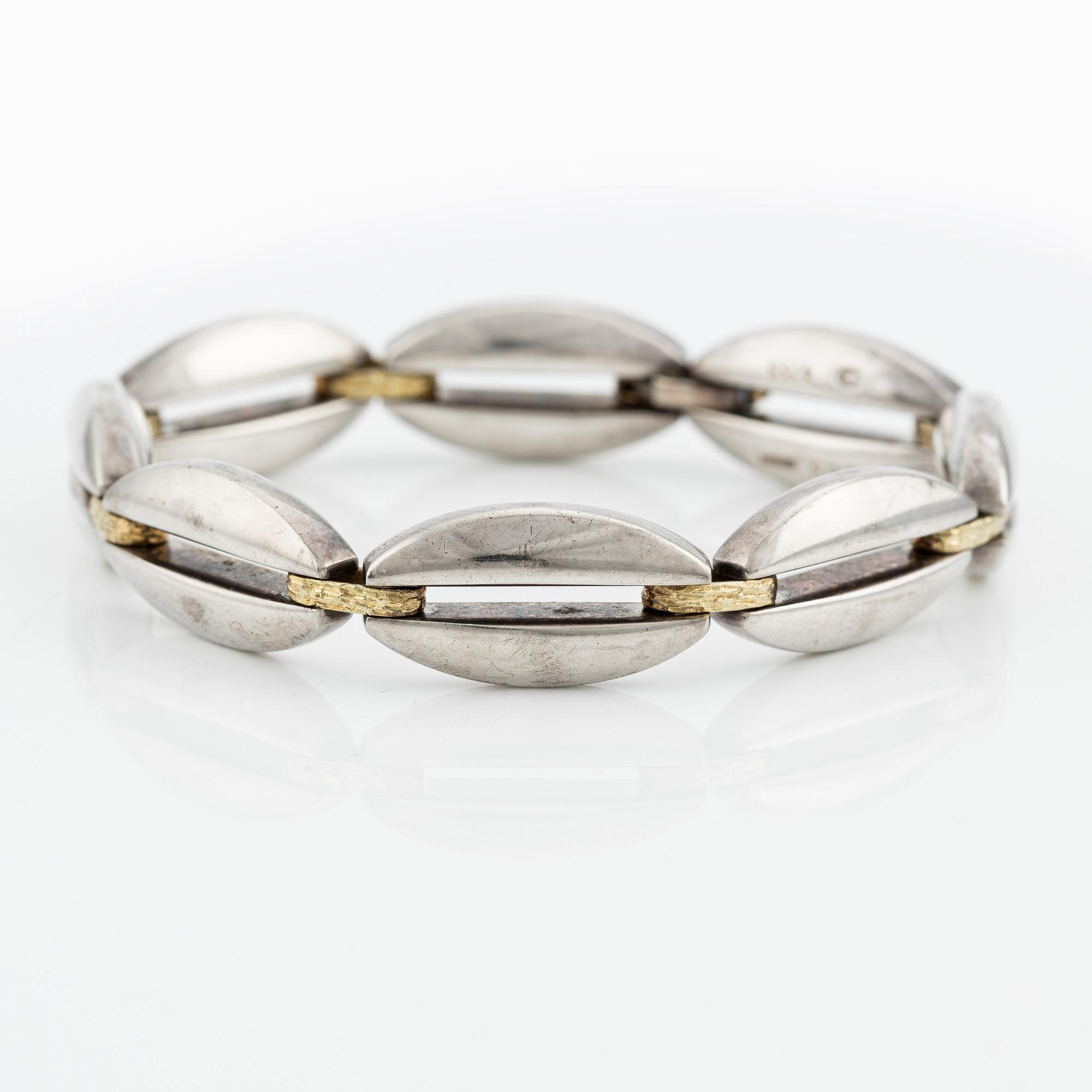 Regitze Overgaard, armband silver och 18K guld nr 409 för Georg Jensen, Danmark.