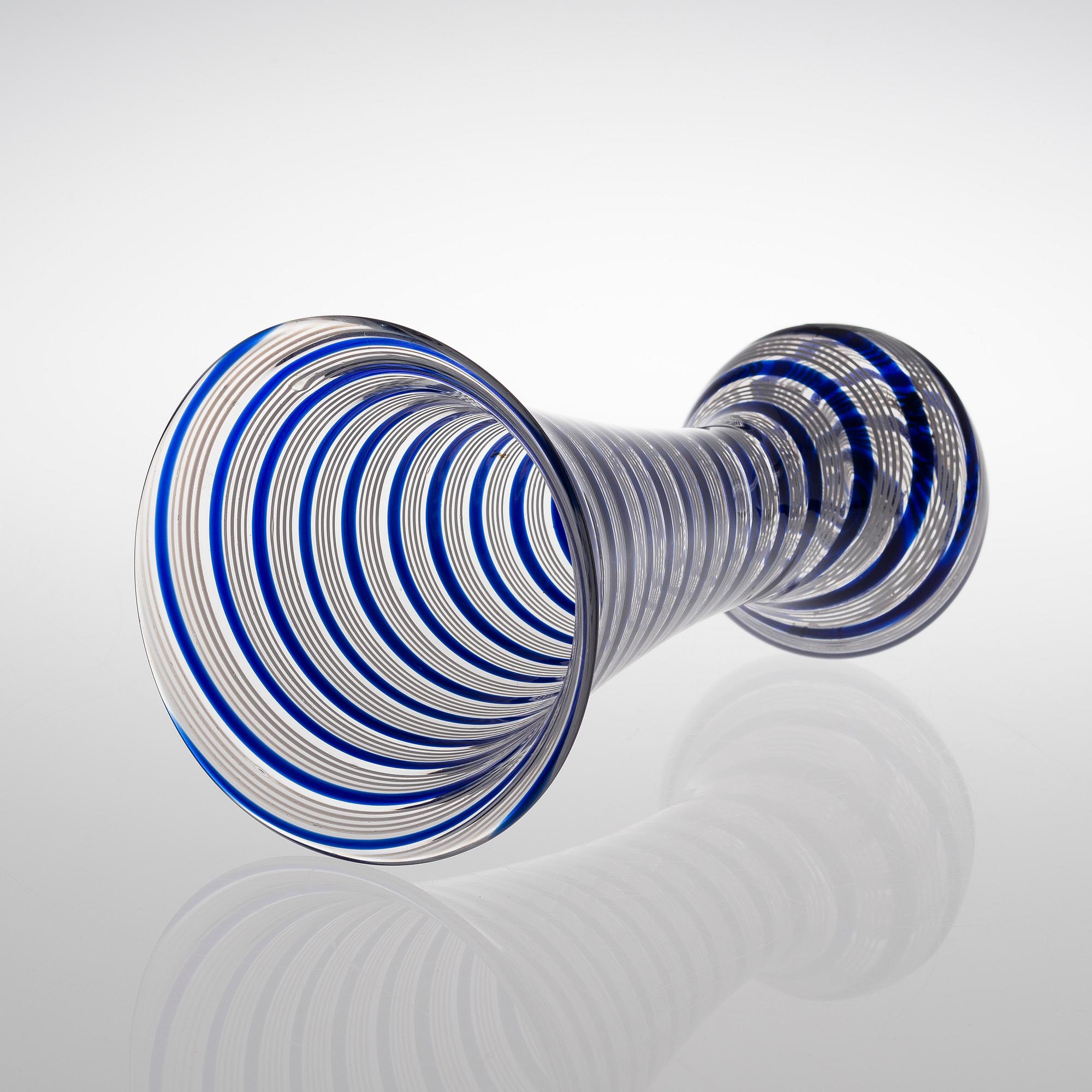 A VASE. Manufactured probably by Charles Bredgem. Nuutajärvi, 1860 speech.