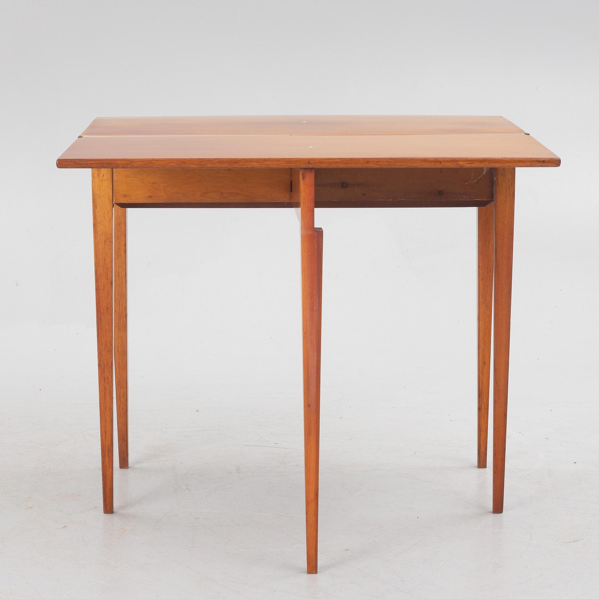 A late Gustavian card table, 19th century.