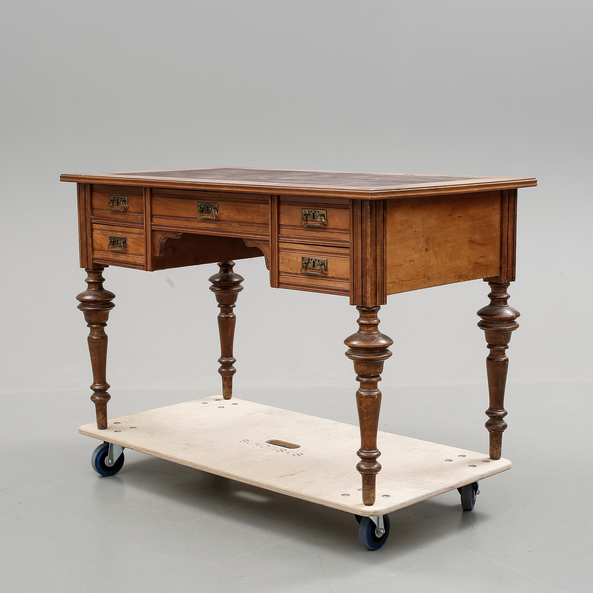 SKRIVBORD, Nyrenässans, sent 1800-tal.