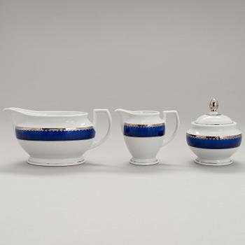 SIGVARD BERNADOTTE, RUOKA-ASTIASTO, 76 osaa, posliinia, "Christineholm".