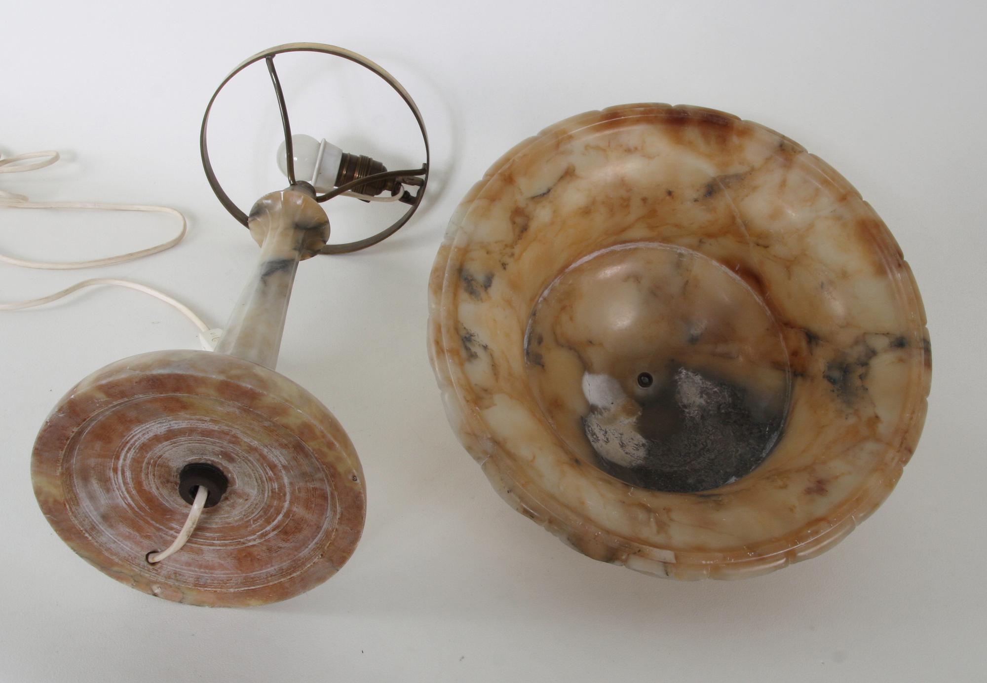 BORDSARMATUR, alabaster.
