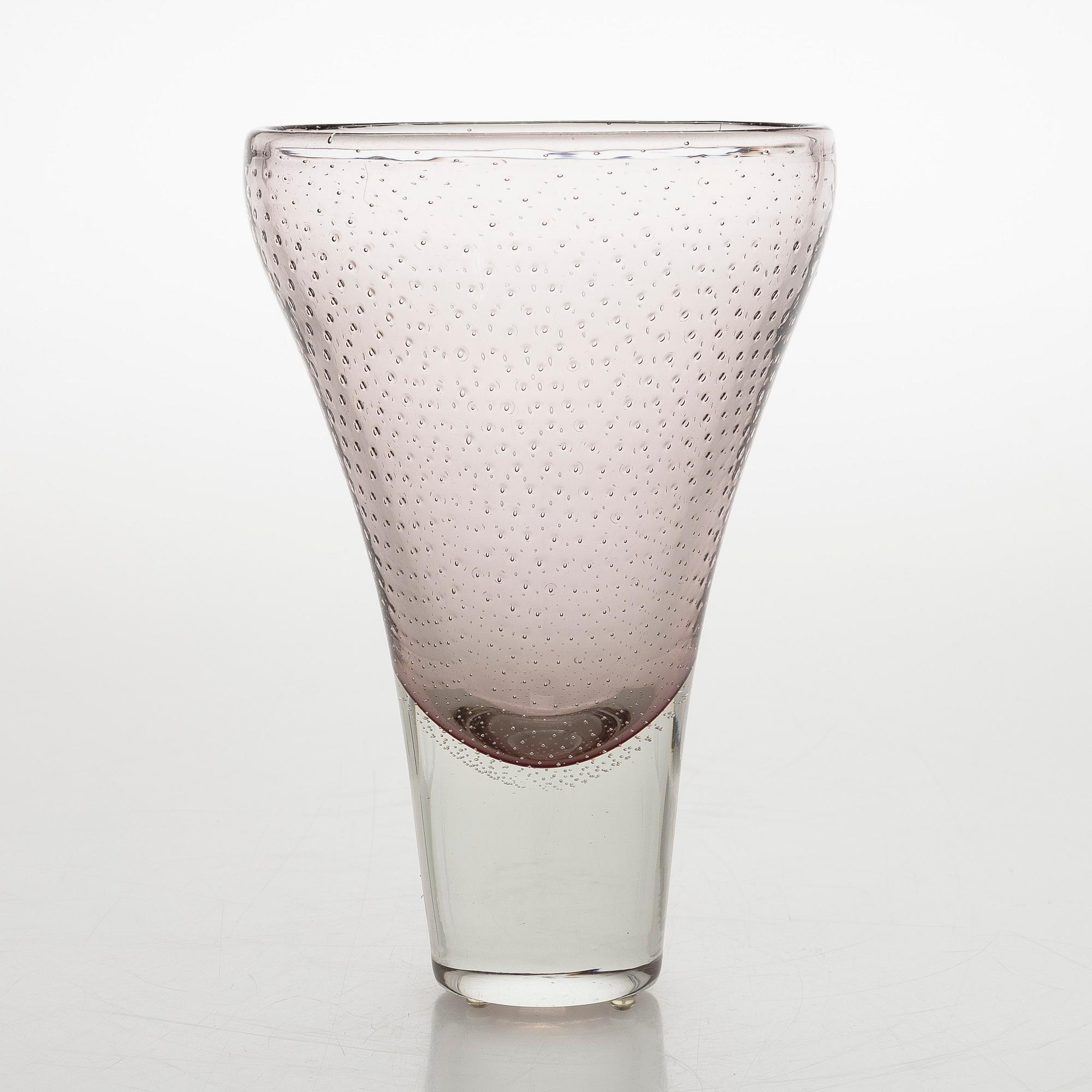 Gunnel Nyman, vas, modell "GN 12", signerad G. Nyman Nuutajärvi Notsjö -51. Formgiven 1947.