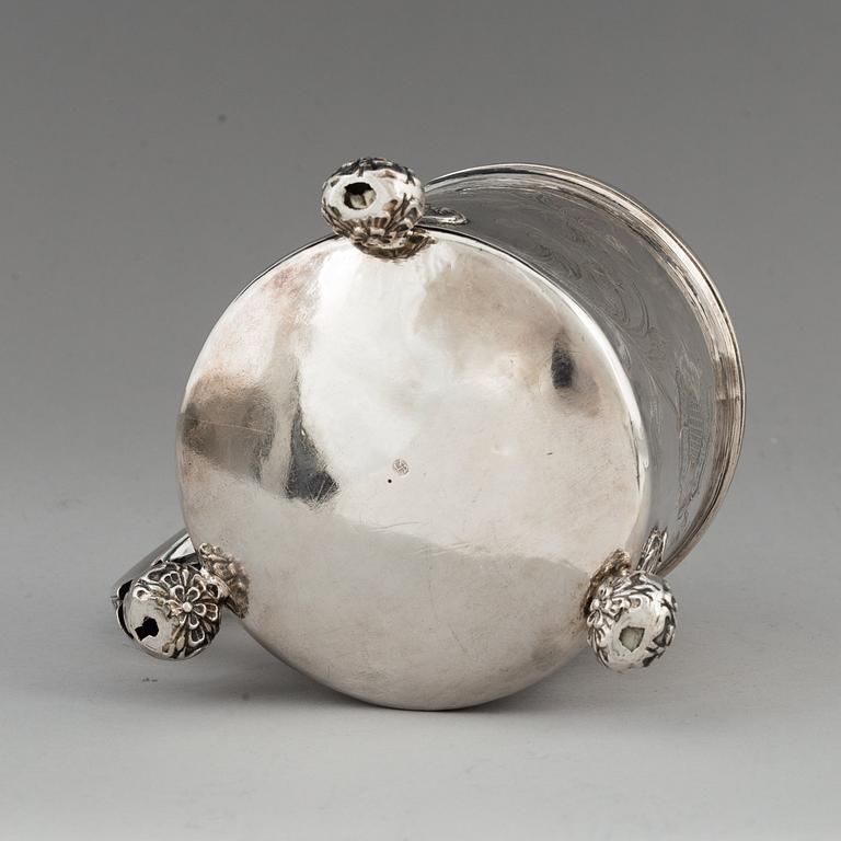Hans Jorgensen Bull (verksam i Trondhjem 1660-1684), dryckeskanna, silver. Barock.