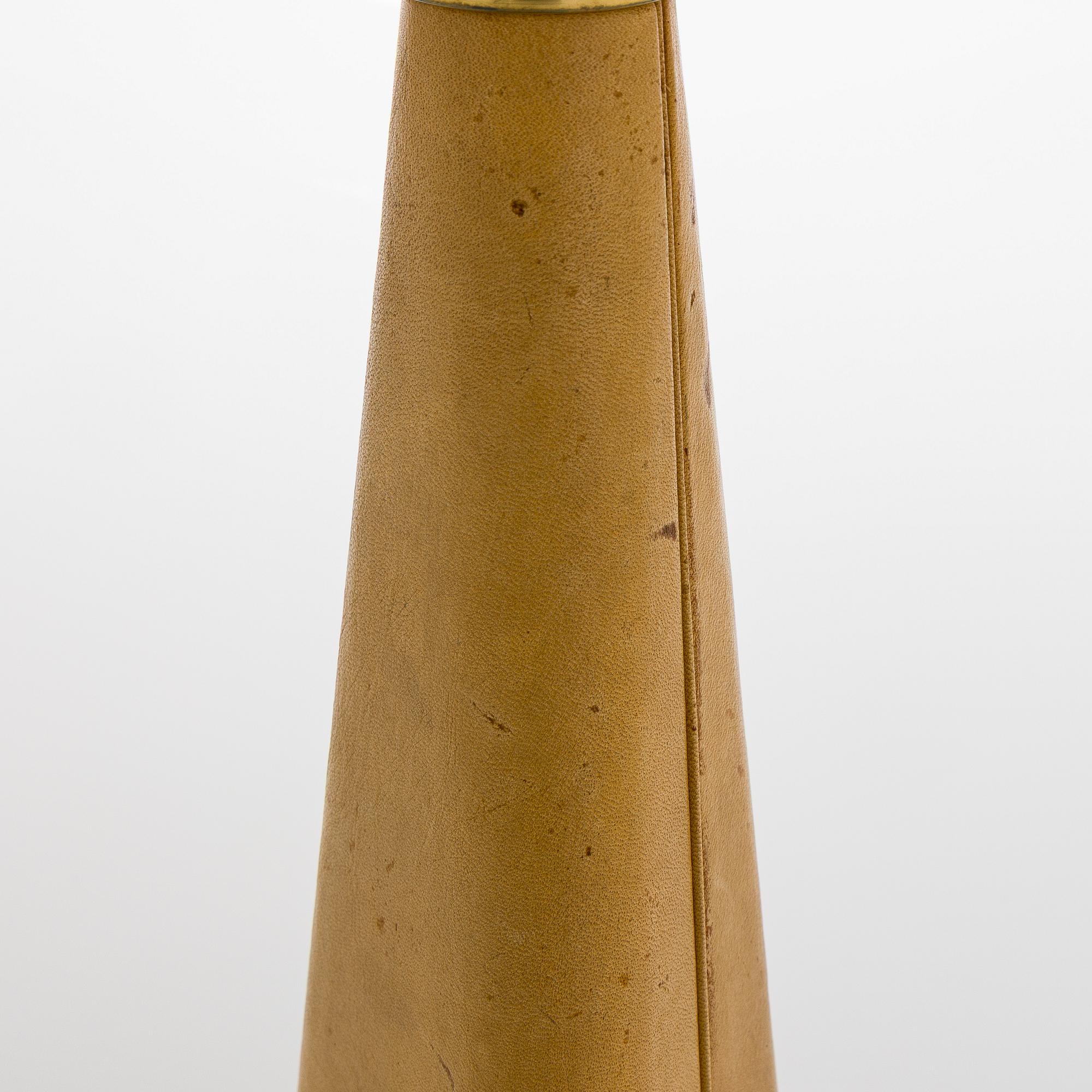 Lisa Johansson-Pape, a table lamp, model 3099, Stockmann Orno, mid 20th century.