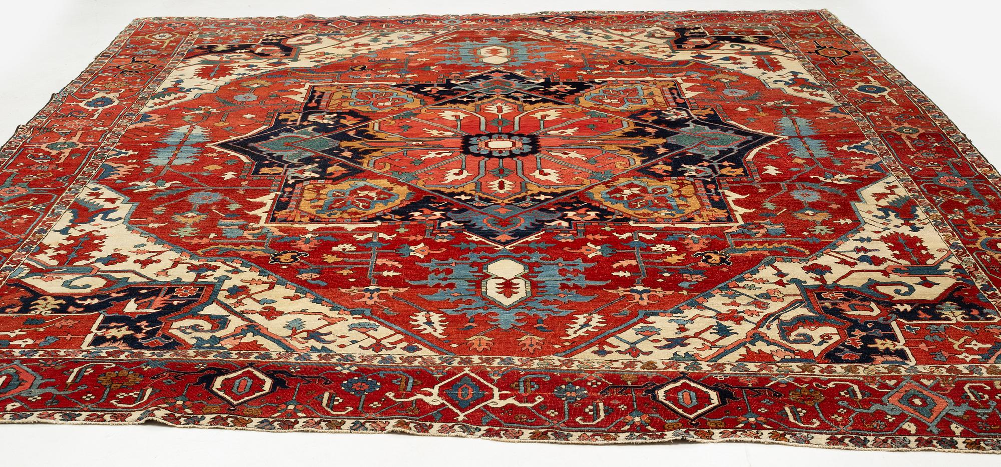 Matta, antik Heris Serapi, nordvästra Iran, ca 400-405 x 337 cm.