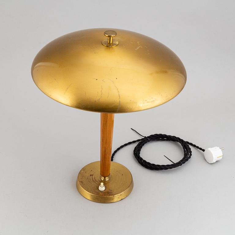 Nordiska Kompaniet, a Swedish Modern table light, 1940's.