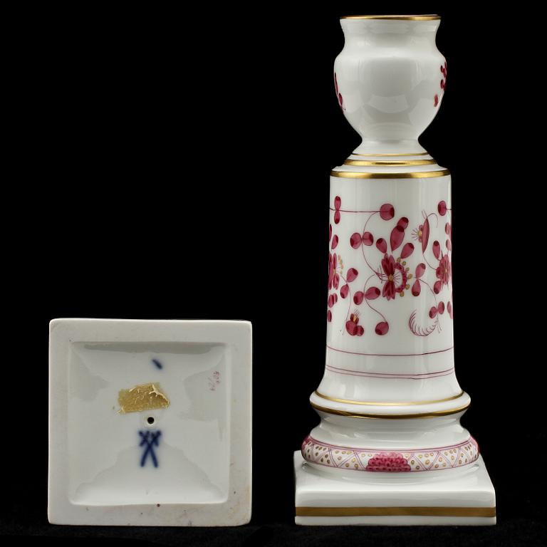 LJUSSTAKAR, ett par samt SKÅLFAT, porslin, Meissen, 1900-tal.