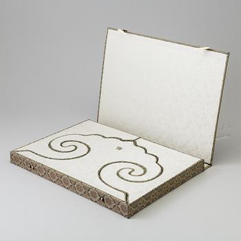 Book with 13 woodcuts in colours, after paintings by Qi Baishi, 'Kexi Wusheng', 1957.