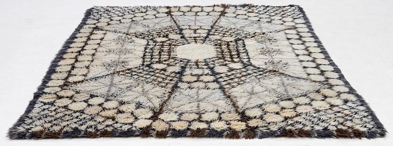 Marianne Richter, a rug, c. 230 x 160 cm.