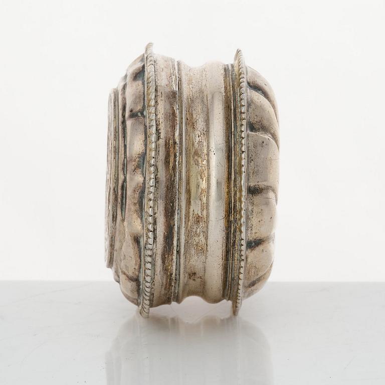 A Swedish 18th century parcel-gilt silver snuff-box, mark of Johan Wennervall, Gothenburg 1759.