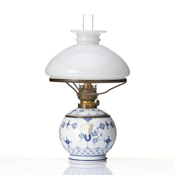 A Royal Copenhagen 'Musselmalet' / 'blue fluted' lamp, Denmark, 1893-1900.