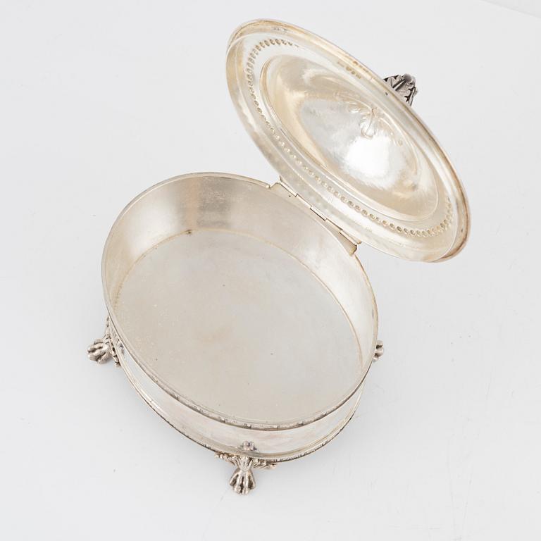 Jacob Engelberth Torsk, a Gustavian style silver creamer and sugar caddy, Stockholm, 1899.