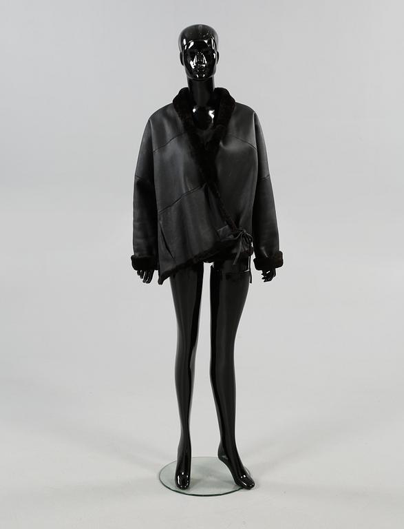 JACKA, Max Mara.