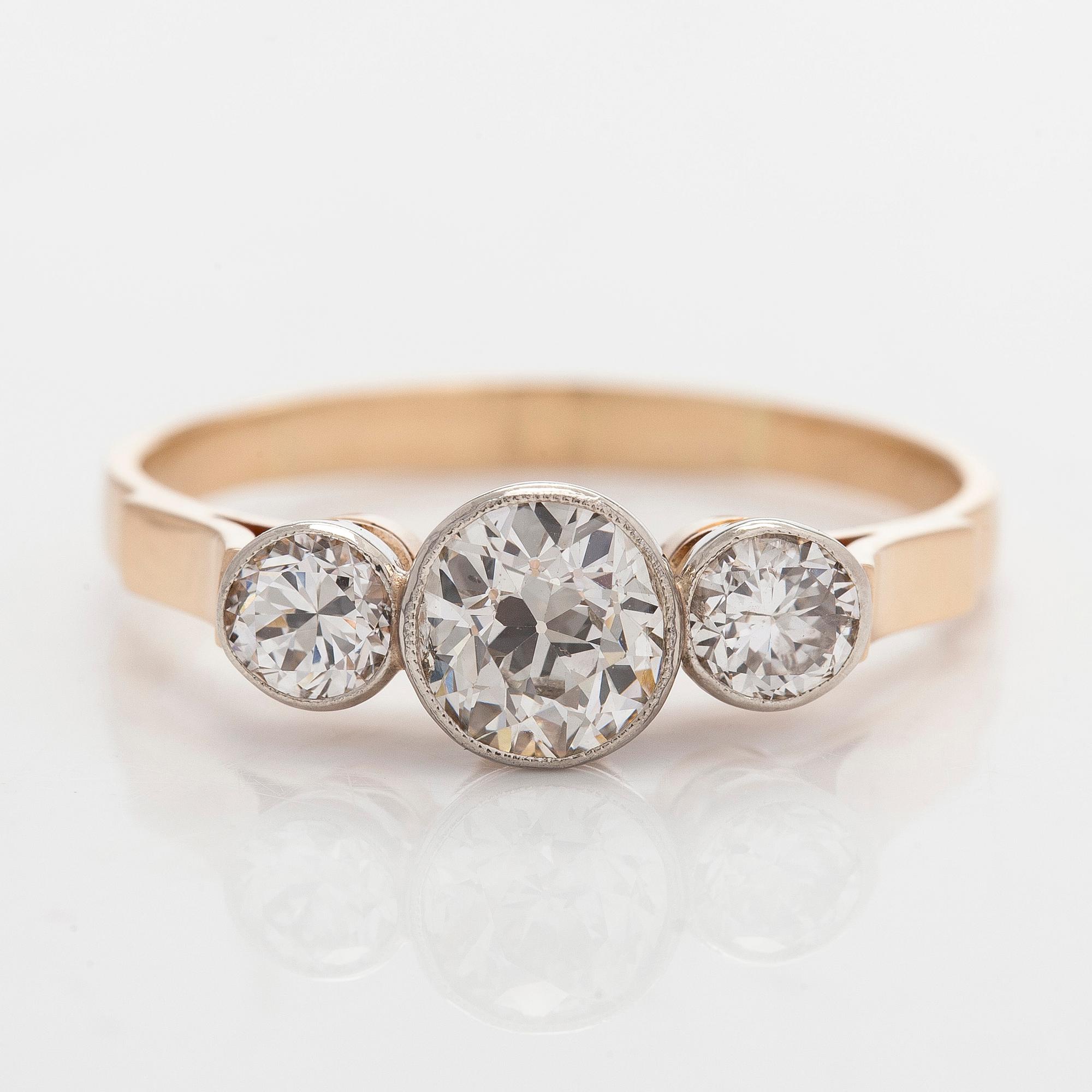 Sormus, 14K kultaa, vanhahiottu sekä briljanttihiottuja timantteja.